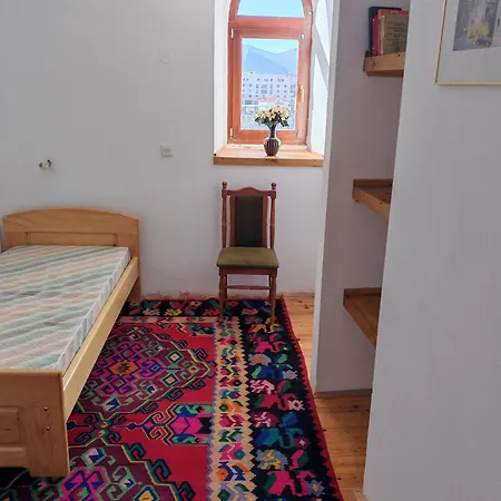 Stonehouse Apartment *