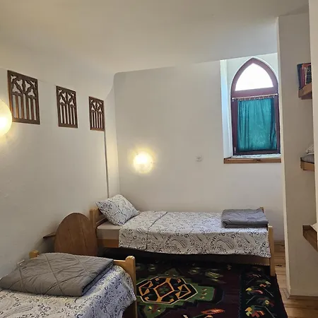 Stone Tower - Entire House With Old Bridge View Apartment