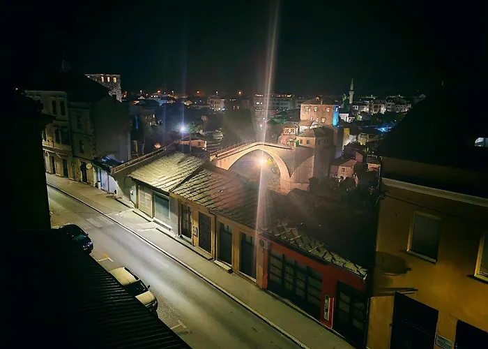 Stonehouse Apartment *